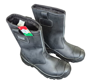 Veiligheidslaars Petrolio S7S gevoerd